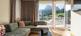 Holiday Apartment in a Hotel 'Apartment Relax' with Mountain View, Shared Garden and Wi-Fi