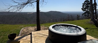 Beautiful Mountaintop Views! 16 Private Acre Home