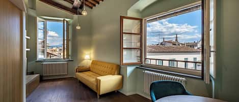 تلفزيون بشاشة مسطحة