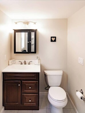 Secador de pelo y toallas