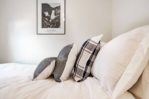 3 dormitoris, planxa i posts de planxar, wifi i roba de llit