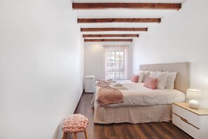 3 chambres, fer et planche à repasser, Wi-Fi gratuit, draps fournis
