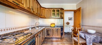 Country House 'Villa Can Andreuet De Baix' with Mountain View, Wi-Fi and Air Conditioning