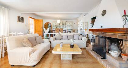 Maison de campagne 'Villa Can Andreuet De Baix' avec vue sur la montagne, Wi-Fi et climatisation