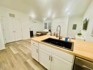Interior - UNCSA Exquisite Studio Apt

 (Winston-Salem)