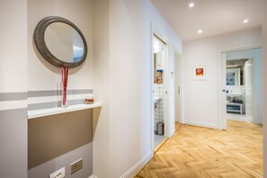 Dusche, Haartrockner, Bidet, Handtücher