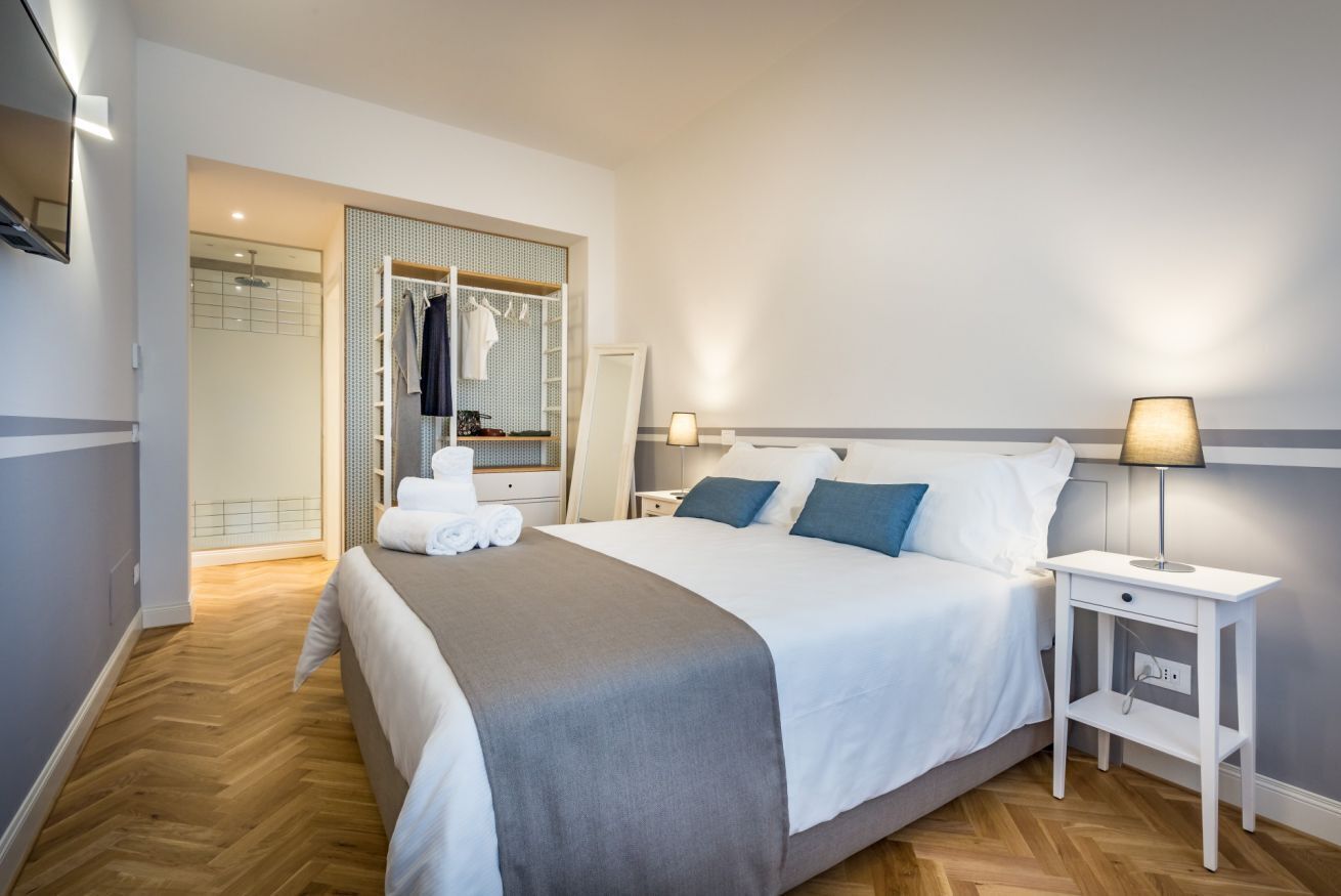 1 habitación, tabla de planchar con plancha, wifi y ropa de cama 