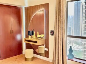 2 bedrooms, soundproofing, iron/ironing board, free WiFi - 2BR Luxury Apartment Marina View (Dubai)