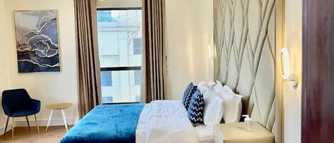 Luxury Apartment, 2 Bedrooms, Marina View | 2 bedrooms, soundproofing, iron/ironing board, free WiFi