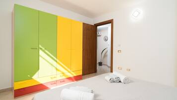 1 slaapkamer, een strijkplank/strijkijzer, gratis wifi, beddengoed