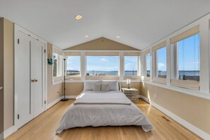 4 sovrum, skrivbord, strykjärn/strykbräda och gratis wi-fi