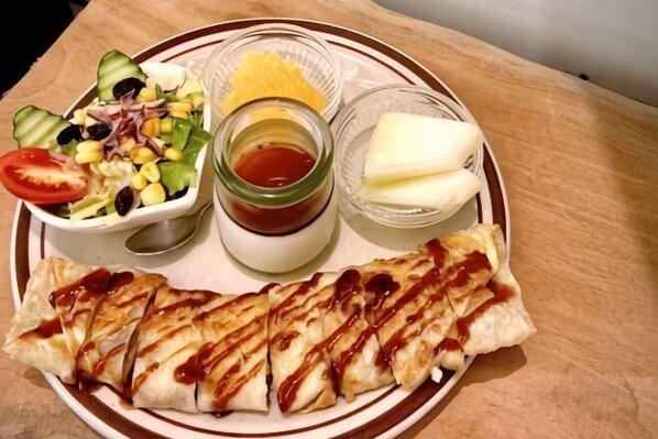 Breakfast for a fee - Xinhaiminsu (Hualien)