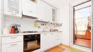 茶具/咖啡用具、冰箱、烤箱、炉灶