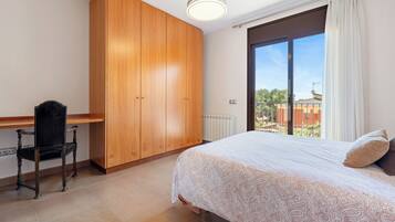 4 dormitorios, wifi gratis, ropa de cama