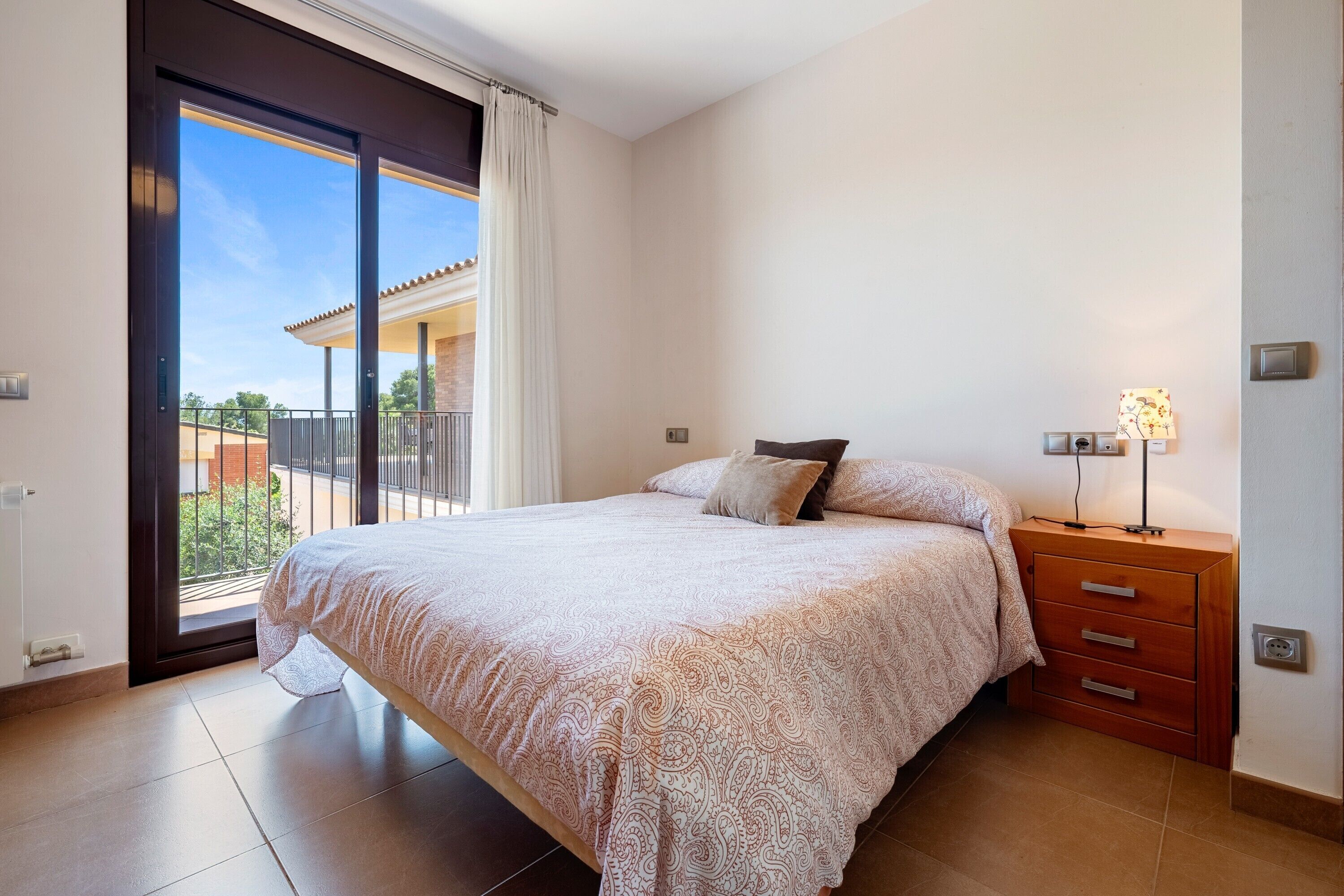 4 bedrooms, free WiFi, bed sheets