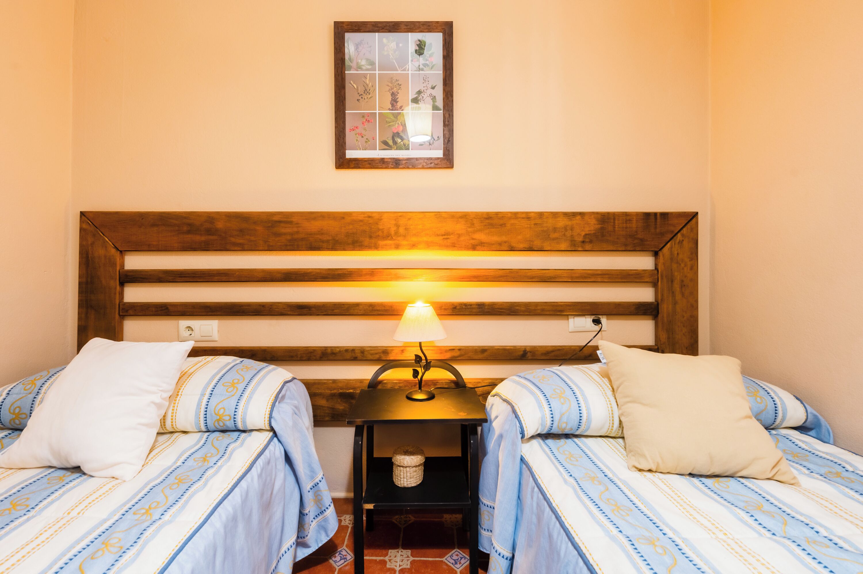 2 bedrooms, iron/ironing board, bed sheets