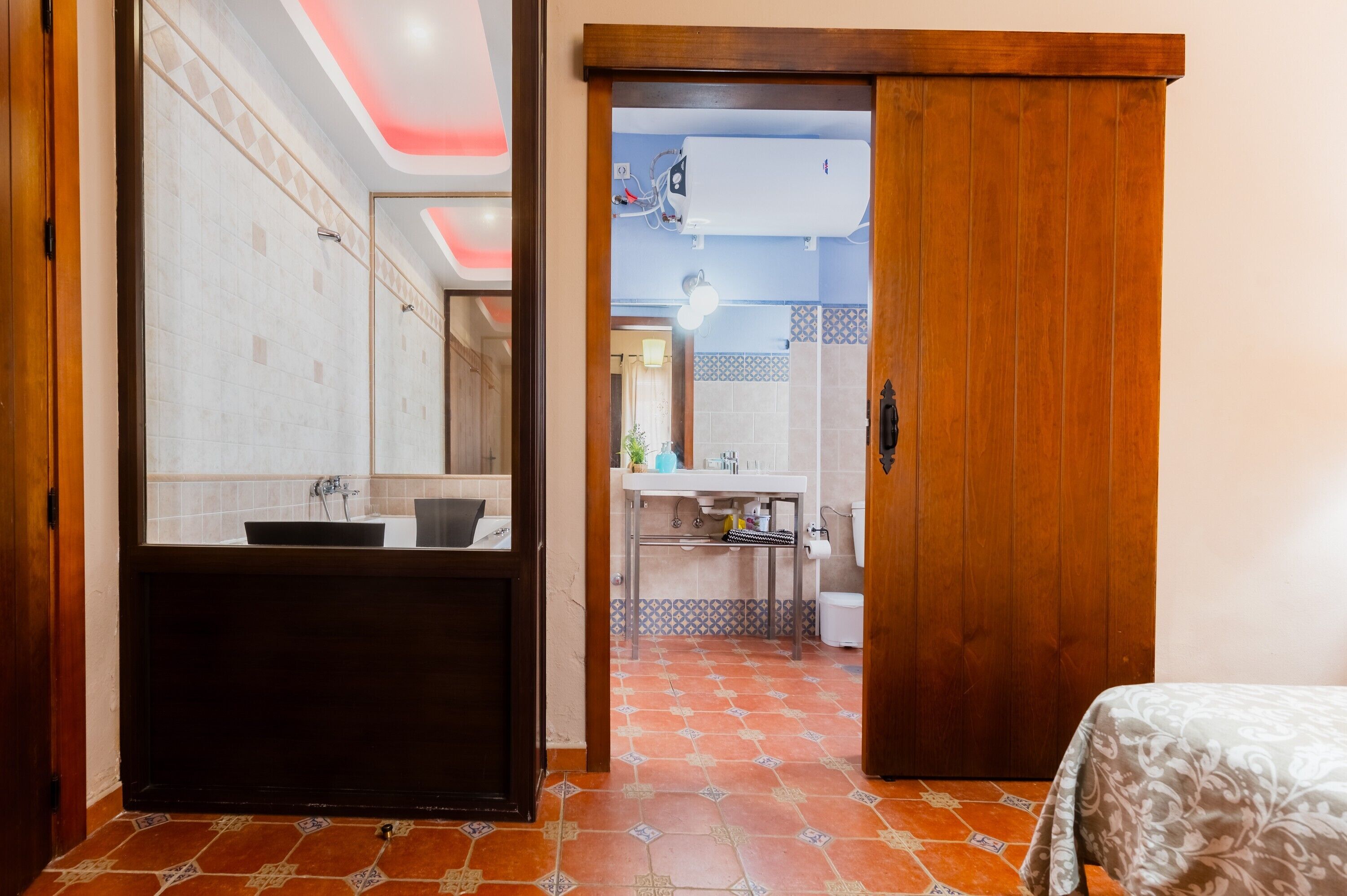 2 chambres, fer et planche à repasser, draps fournis