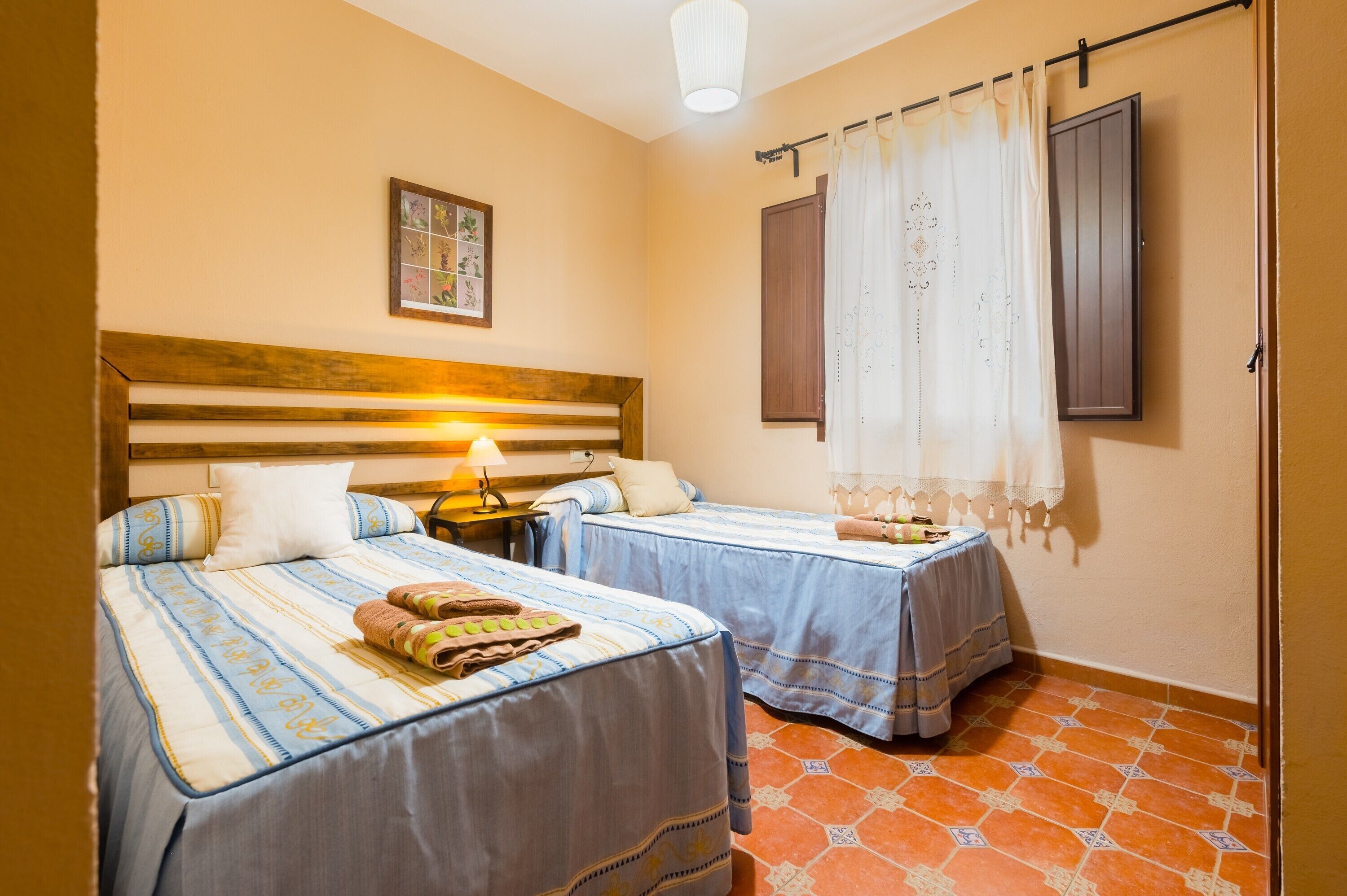 2 Schlafzimmer, Bügeleisen/Bügelbrett, Bettwäsche