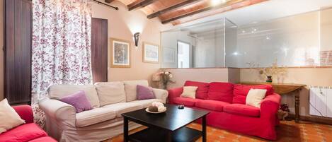 Téléviseur, foyer, lecteur de DVD