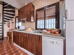 Refrigerador, microondas, parrilla de estufa y lavavajillas 