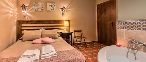 1 sovrum, strykjärn/strykbräda och sängkläder