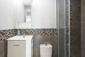 Doccia, asciugacapelli, asciugamani