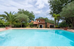 Pool - Studio 'L'espeoutier' with private pool, Wi-Fi and air conditioning (Fréjus)