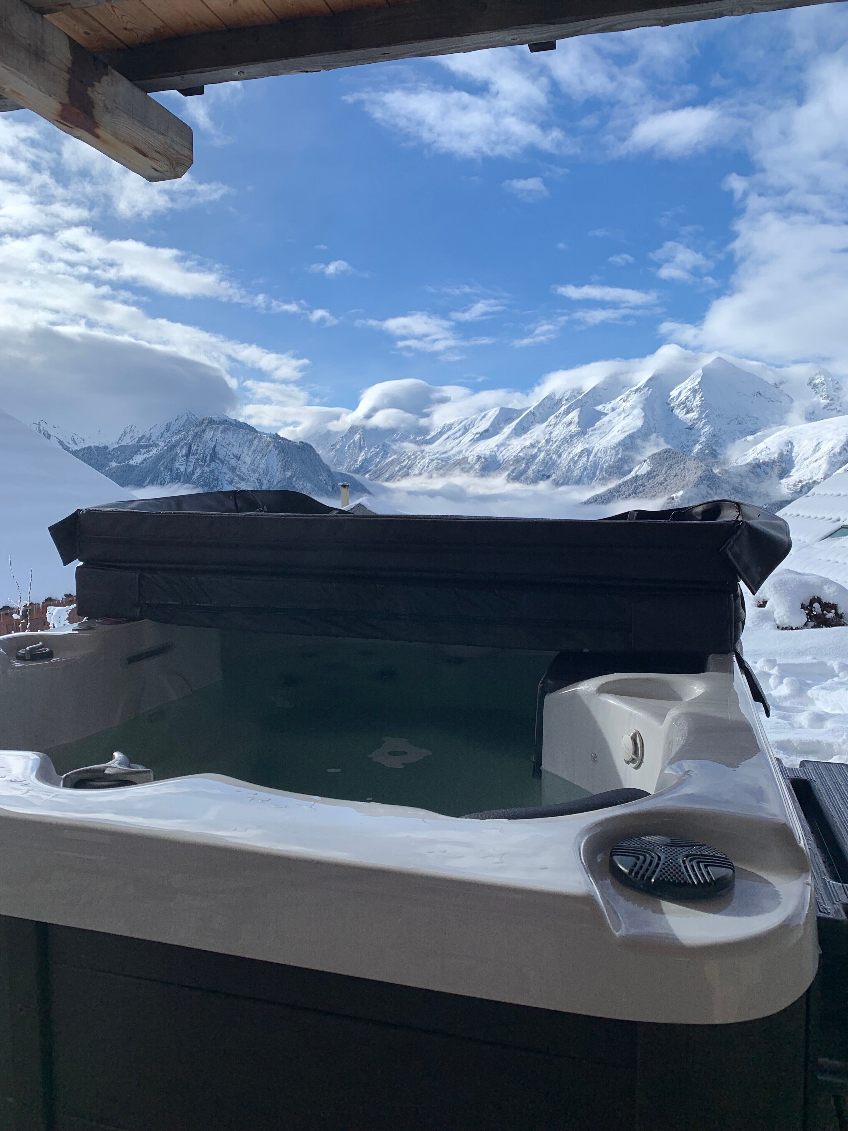 Bain à remous extérieur