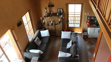 TV, fireplace, DVD player, stereo