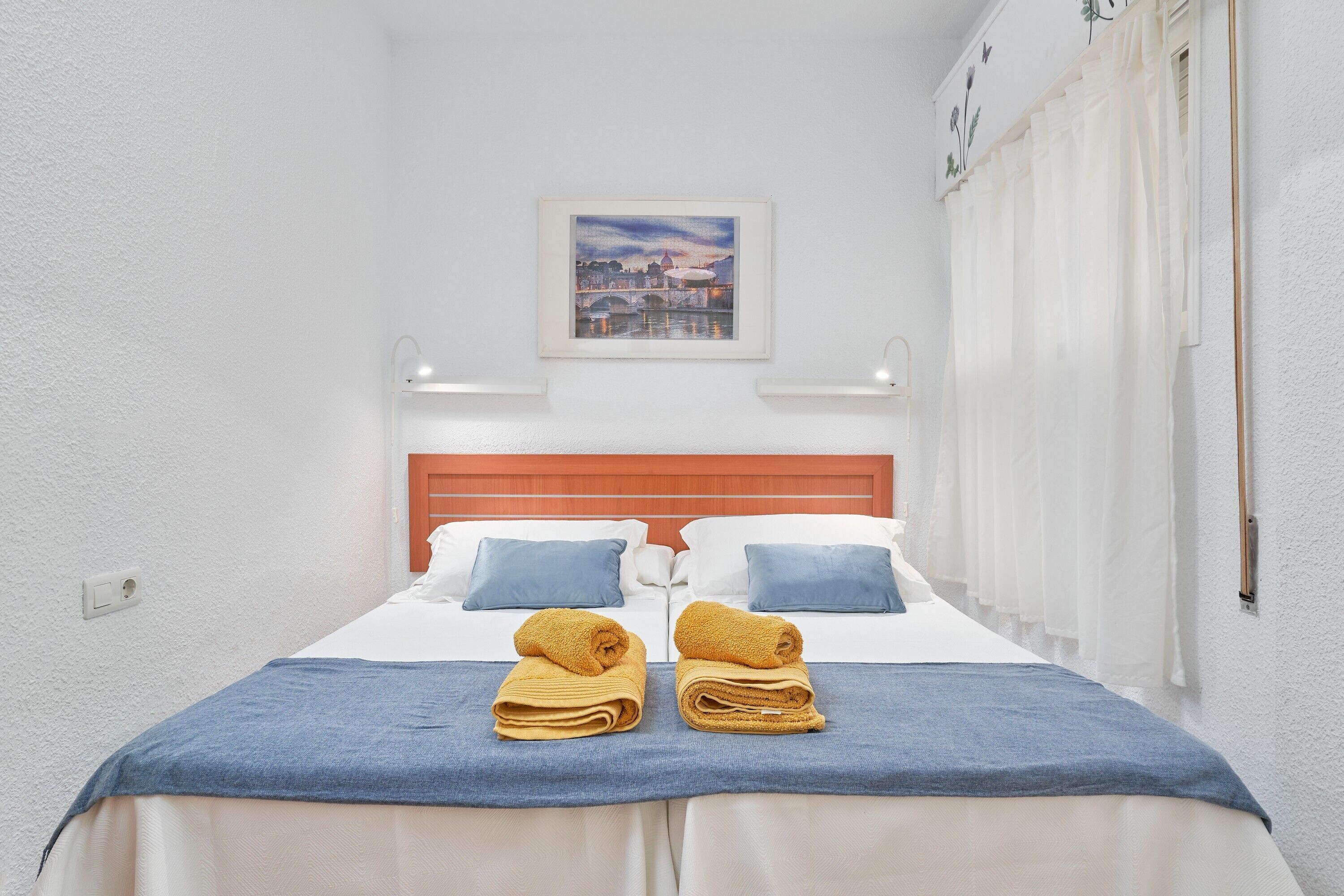 1 quarto, Wi-Fi de cortesia, roupa de cama