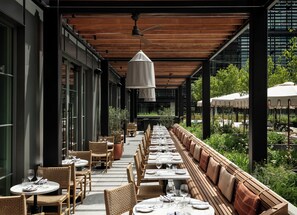 2 restaurants; breakfast, lunch, dinner and brunch served  - FORTH Hotel Atlanta (Atlanta)