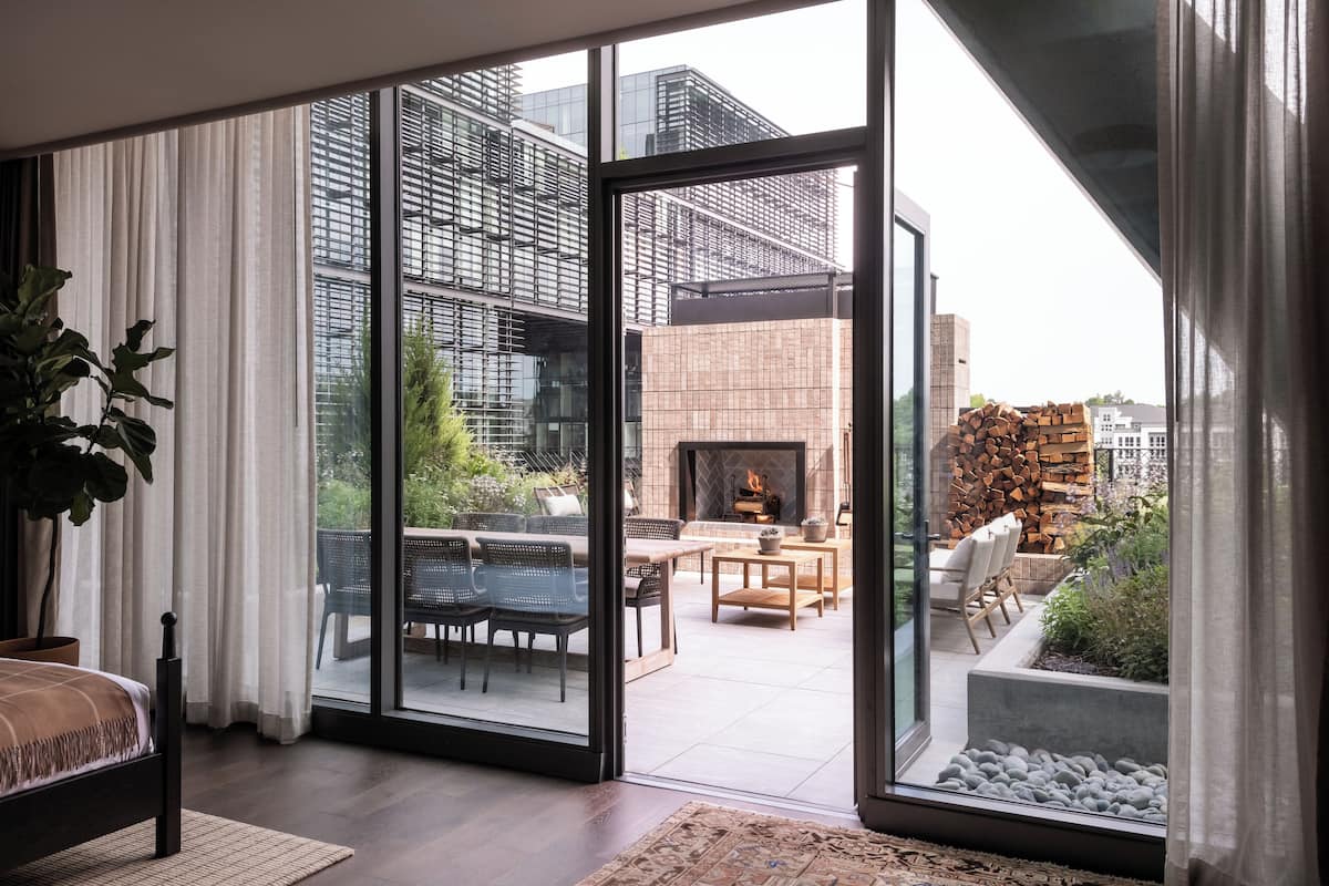 Room, 1 King Bed, Terrace (Fireplace)