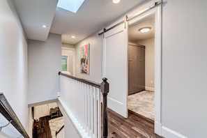 Interior - Contemporary, Cozy, & Convenient in Old Town Alexandria (Alexandria)