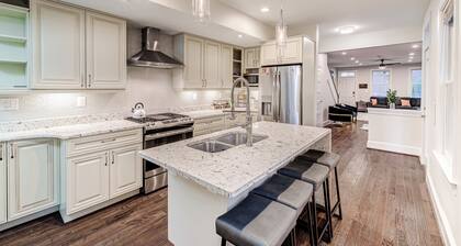 Contemporary, Cozy, & Convenient in Old Town Alexandria