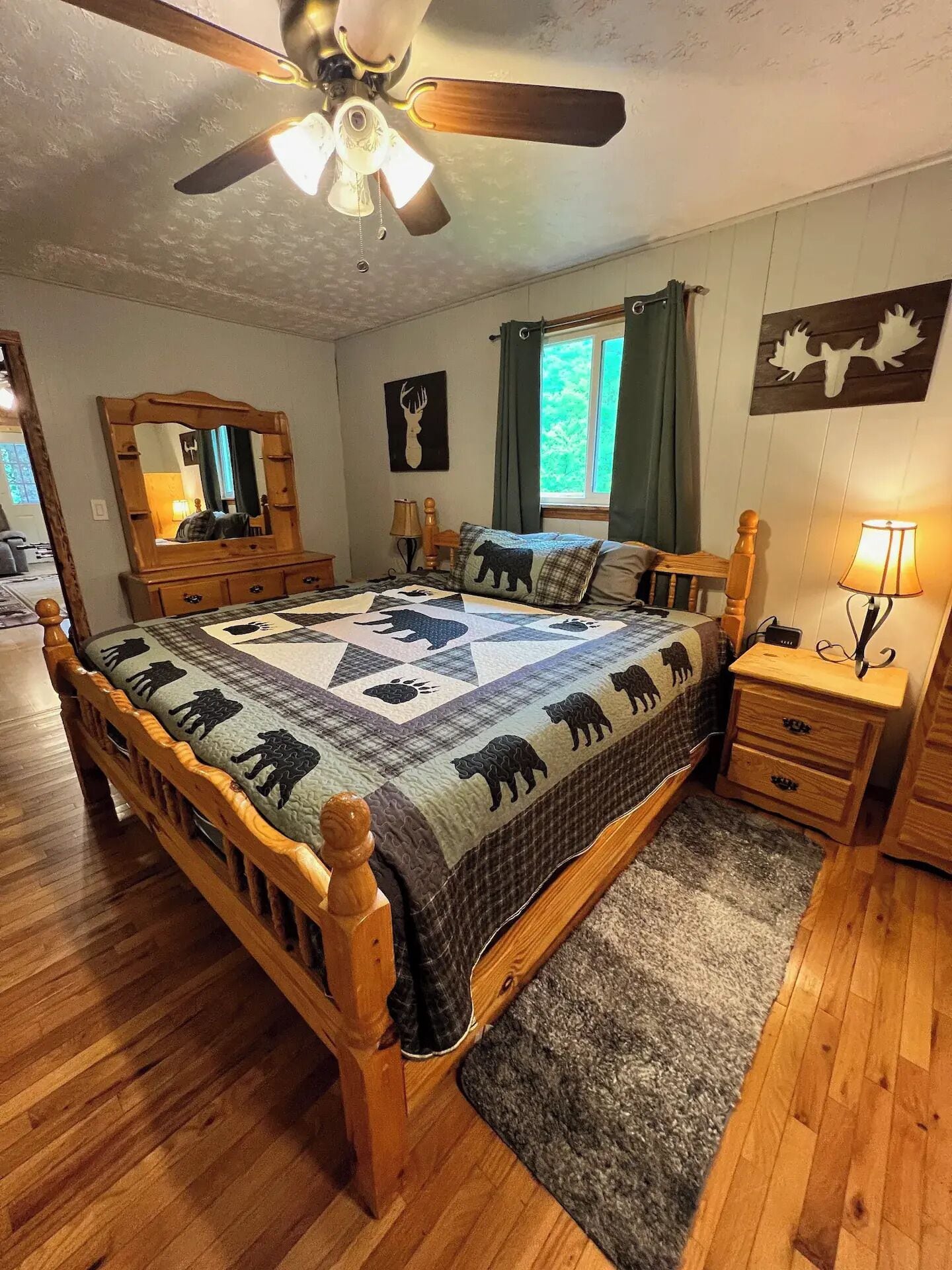 3 bedrooms, iron/ironing board, free WiFi, bed sheets