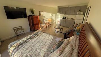 1 chambre, fer et planche à repasser, lit parapluie, Wi-Fi gratuit
