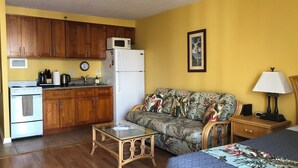 Iron/ironing board, travel crib, WiFi (free), bed sheets - 💎LOCATION💎 5min to 🏄‍♀️🏊‍♀️🐠🦈🌸 free parking 🚙🅿️, fast WIFI💻 🌺F15A06🌺 (Honolulu)