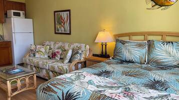 Iron/ironing board, travel crib, free WiFi, bed sheets