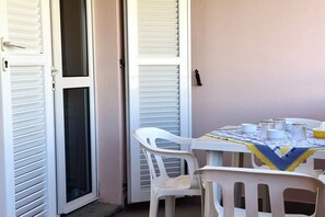 Outdoor dining - Palme 3/A - Marcelli, two-room apartment with sea view, Residence Le Palme (Marcelli)