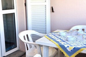Outdoor dining - Palme 3/A - Marcelli, two-room apartment with sea view, Residence Le Palme (Marcelli)