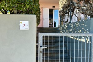 Exterior detail - Palme 7 - Marcelli, three-room apartment with private garden, Residence Le Palme (Marcelli)