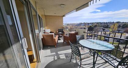 Quiet, Spotless Condo with King Bed for your Getaway!