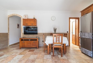 Interior - Home2Book Cozy Apt 2 Min From La Garita Beach (La Garita)