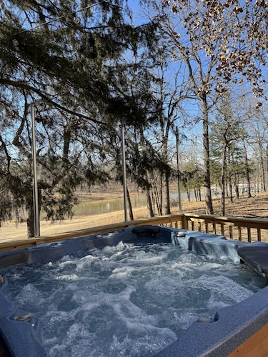 Cozy Waterfront Studio with Private Hot Tub in Longtown