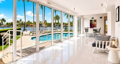 Casa Blanca Bayfront Villa – Miami