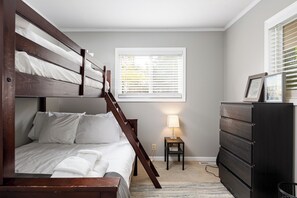 5 chambres, accès au Wi-Fi (inclus), literie fournie