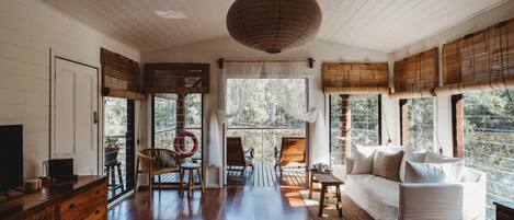 1 slaapkamer, een strijkplank/strijkijzer, wifi, beddengoed