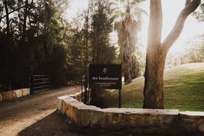 Property grounds - The 2 Bedroom Villa @ Leaves & Fishes, The Villa at Leaves and Fishes (Lovedale)