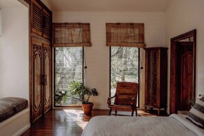 6 habitaciones, tabla de planchar con plancha, wifi y ropa de cama
