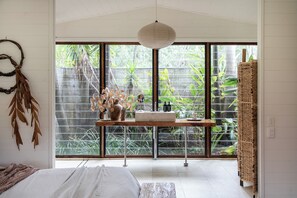 6 chambres, fer et planche à repasser, Wi-Fi, draps fournis